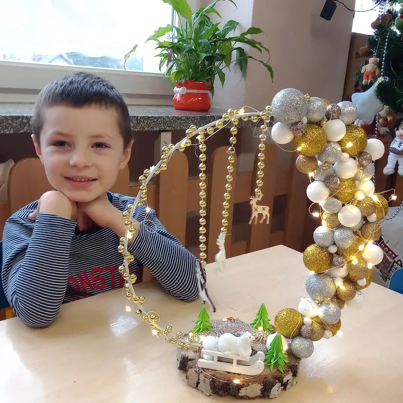 Bartosz P. z grupy Tygryski z pracą na Konkurs na najpiękniejszy stroik świąteczny
